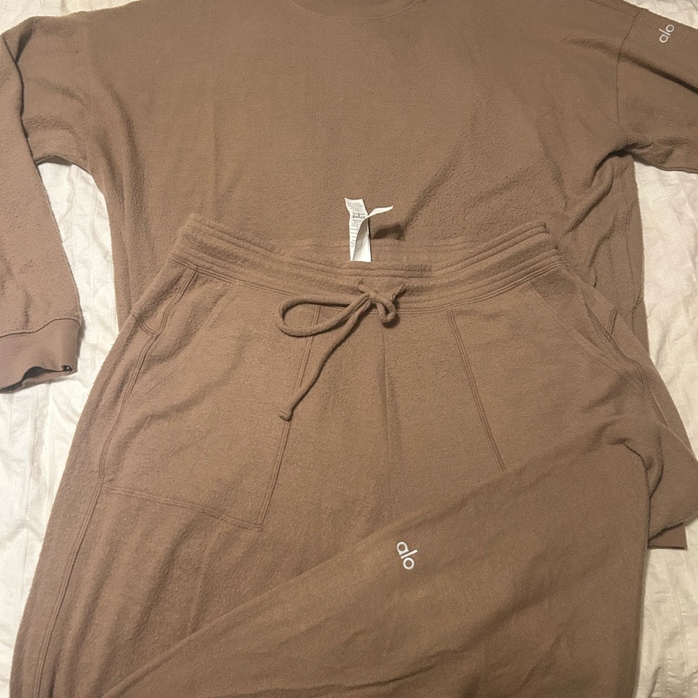 ALO Yoga Tan Lounge Set
